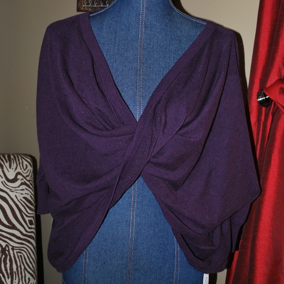 NWT Victoria's Secret twist front shrug sweater - Picture 1 of 3